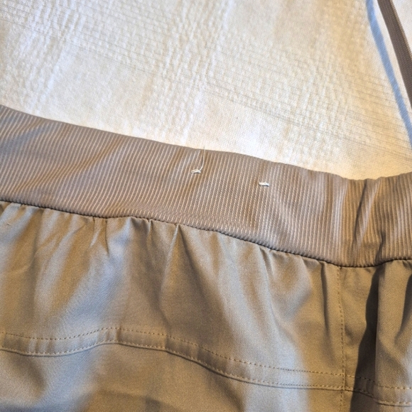 St. John's Bay Women's size 1X light weight capri pants, light tan shade, EUC - Picture 6 of 7